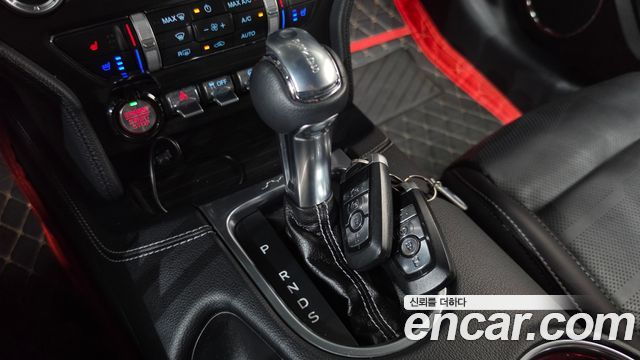 Ford Mustang 2019 — photo 9
