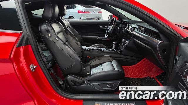 Ford Mustang 2019 — photo 11