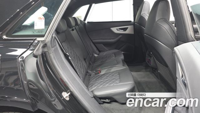 Audi Q8 2025 — photo 12