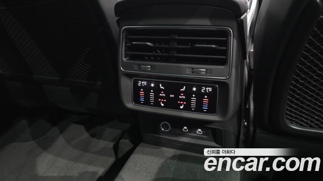 Audi Q8 2025 — photo 19