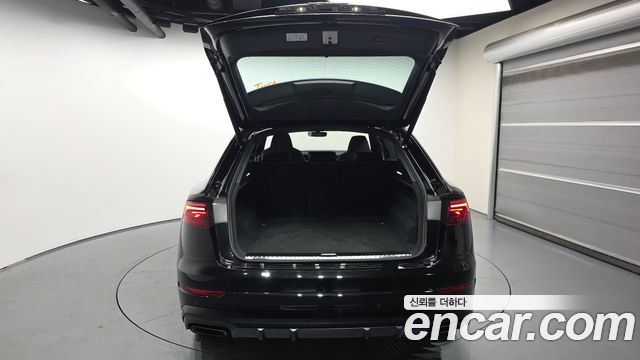 Audi Q8 2025 — photo 20