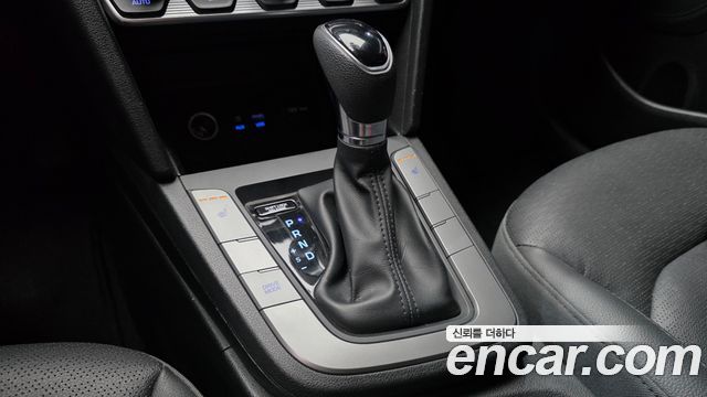 Hyundai AVANTE 2019 — photo 12