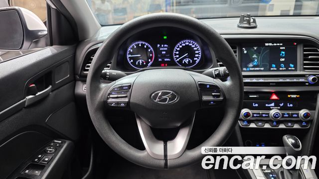Hyundai AVANTE 2019 — photo 19