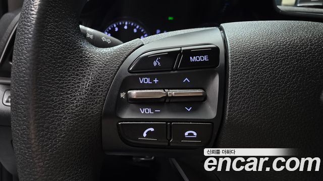 Hyundai AVANTE 2019 — photo 26