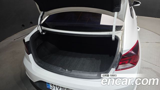 Hyundai AVANTE 2019 — photo 30