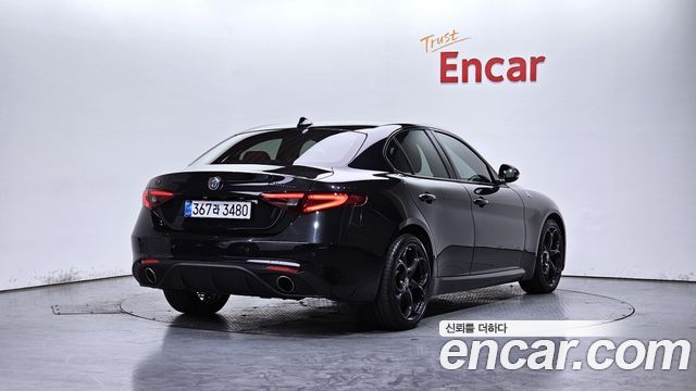 Alfa Romeo Giulia 2017 — photo 2