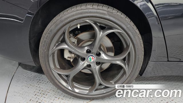 Alfa Romeo Giulia 2017 — photo 5