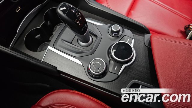 Alfa Romeo Giulia 2017 — photo 9