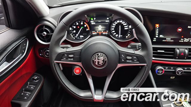 Alfa Romeo Giulia 2017 — photo 12