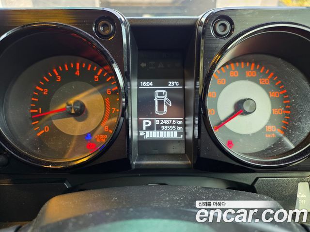 Suzuki Jimny 2019 — photo 11