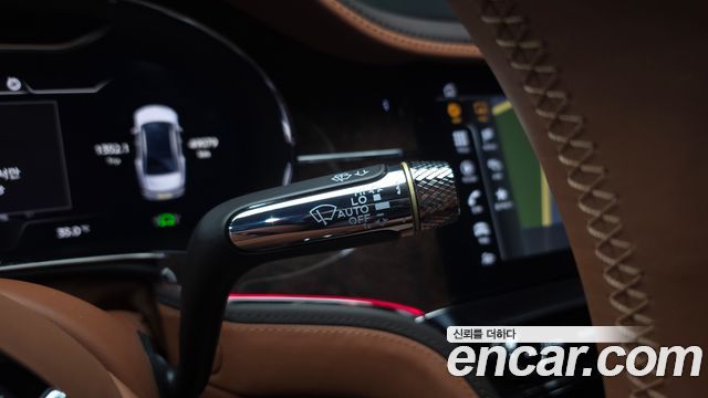 Bentley Flying Spur 2021 — photo 23