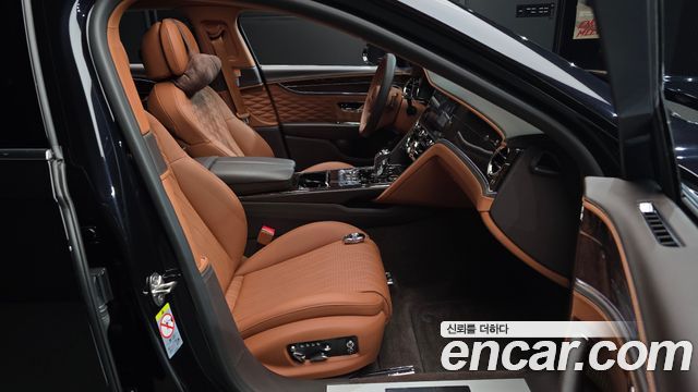 Bentley Flying Spur 2021 — photo 16