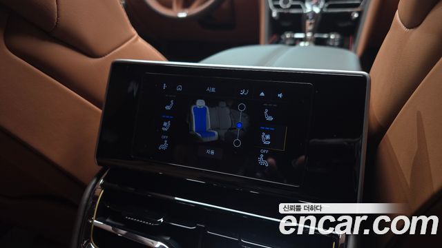 Bentley Flying Spur 2021 — photo 30