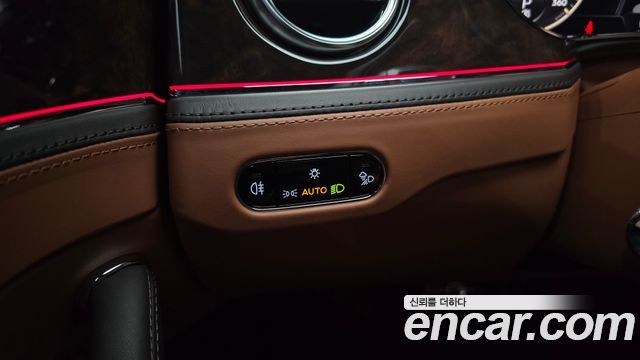 Bentley Flying Spur 2021 — photo 31
