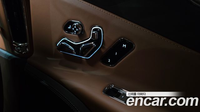 Bentley Flying Spur 2021 — photo 33