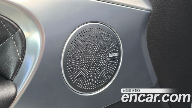Genesis G70 2018 — photo 22