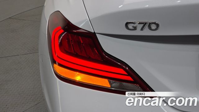 Genesis G70 2018 — photo 9