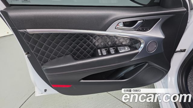 Genesis G70 2018 — photo 14