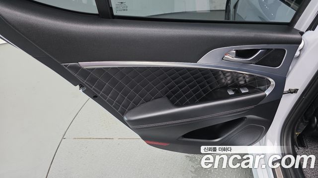 Genesis G70 2018 — photo 15