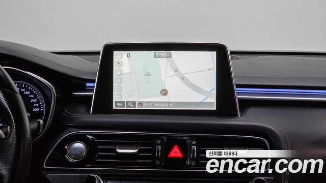 Genesis G70 2018 — photo 27