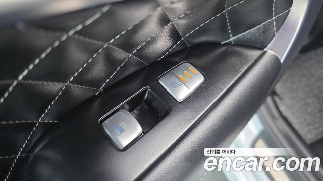 Genesis G70 2018 — photo 30