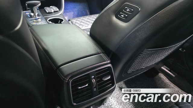 Genesis G70 2018 — photo 31
