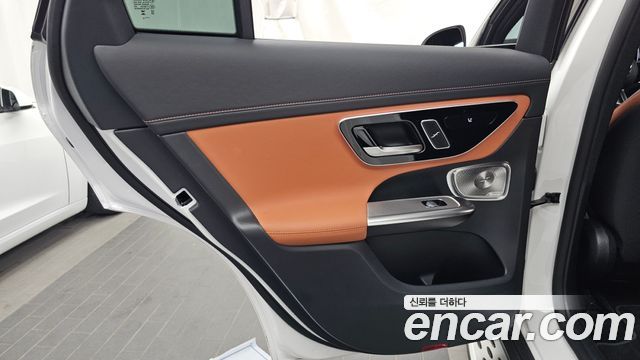 Mercedes-Benz GLC-Class 2024 — photo 15