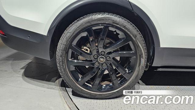 Land Rover Discovery 2022 — photo 5