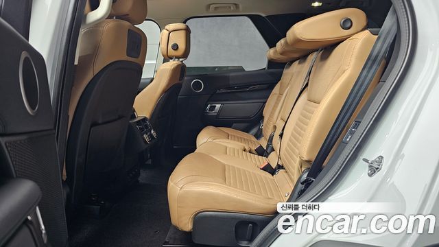 Land Rover Discovery 2022 — photo 18