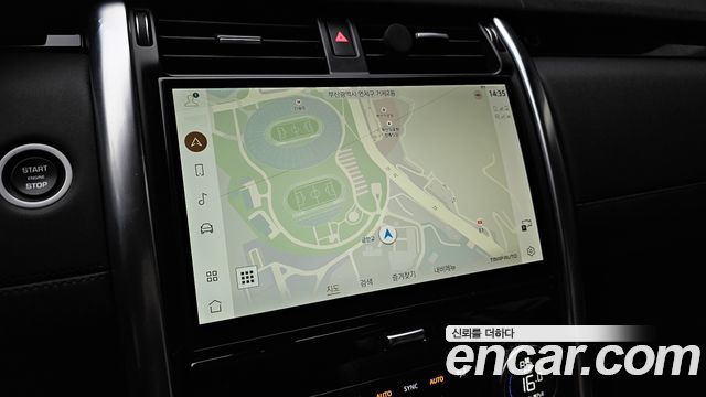 Land Rover Discovery 2022 — photo 20