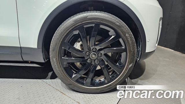 Land Rover Discovery 2022 — photo 7