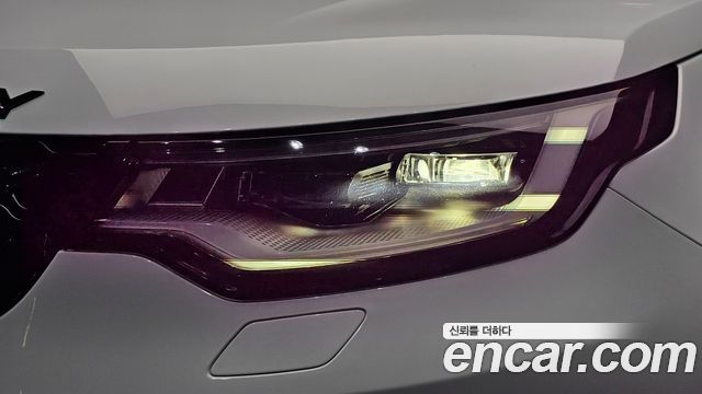 Land Rover Discovery 2022 — photo 8