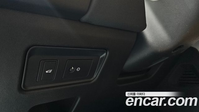 Land Rover Discovery 2022 — photo 27