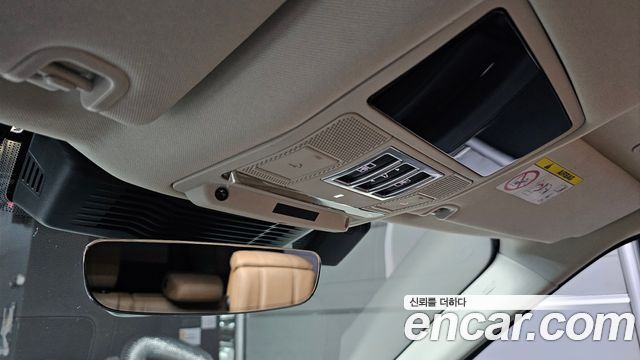 Land Rover Discovery 2022 — photo 29