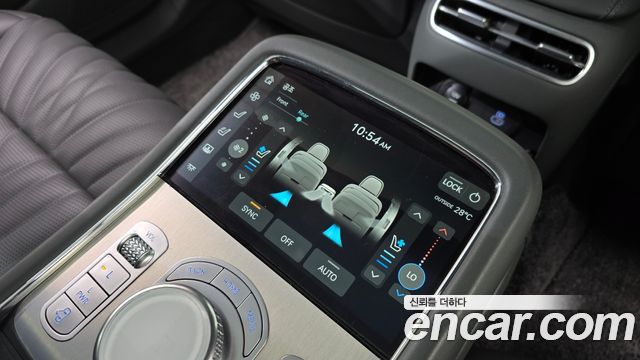 Genesis G90 2022 — photo 35