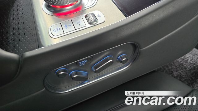Genesis G90 2022 — photo 36
