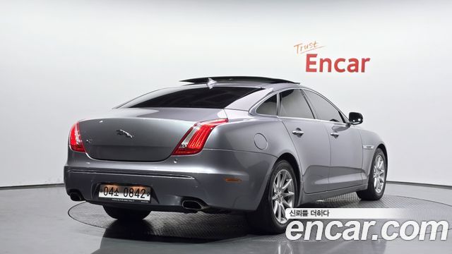 Jaguar XJ 2014 — photo 2