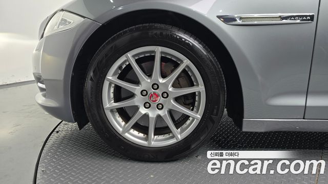 Jaguar XJ 2014 — photo 5