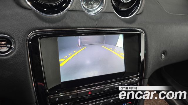Jaguar XJ 2014 — photo 14