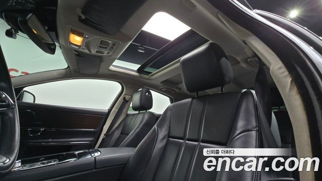 Jaguar XJ 2014 — photo 19