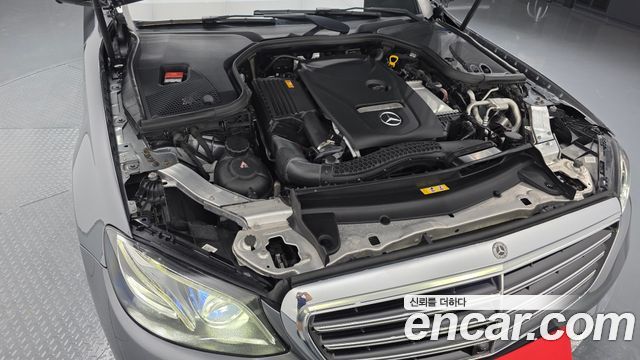 Mercedes-Benz E-Class 2018 — photo 6