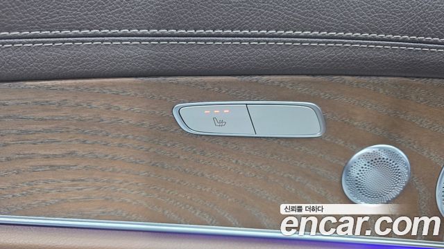 Mercedes-Benz E-Class 2018 — photo 18