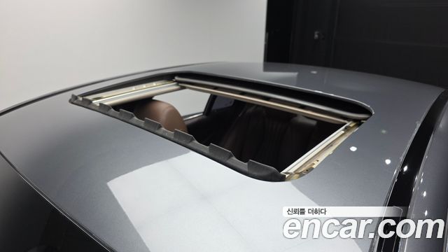 Mercedes-Benz E-Class 2018 — photo 20