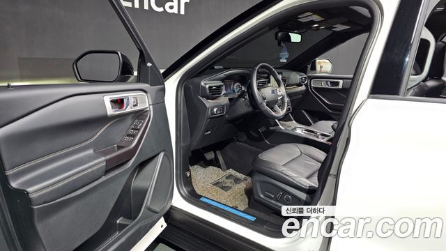 Ford Explorer 2020 — photo 10