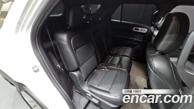 Ford Explorer 2020 — photo 11