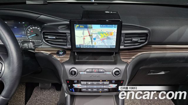 Ford Explorer 2020 — photo 12