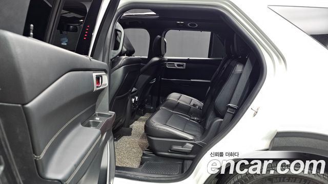 Ford Explorer 2020 — photo 17
