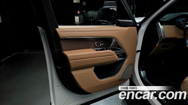 Land Rover Range Rover 2025 — photo 14