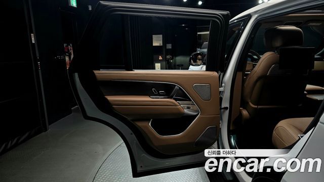 Land Rover Range Rover 2025 — photo 15