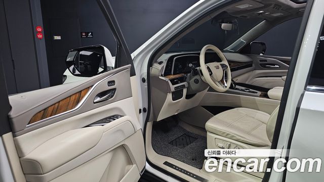 Cadillac Escalade 2022 — photo 13